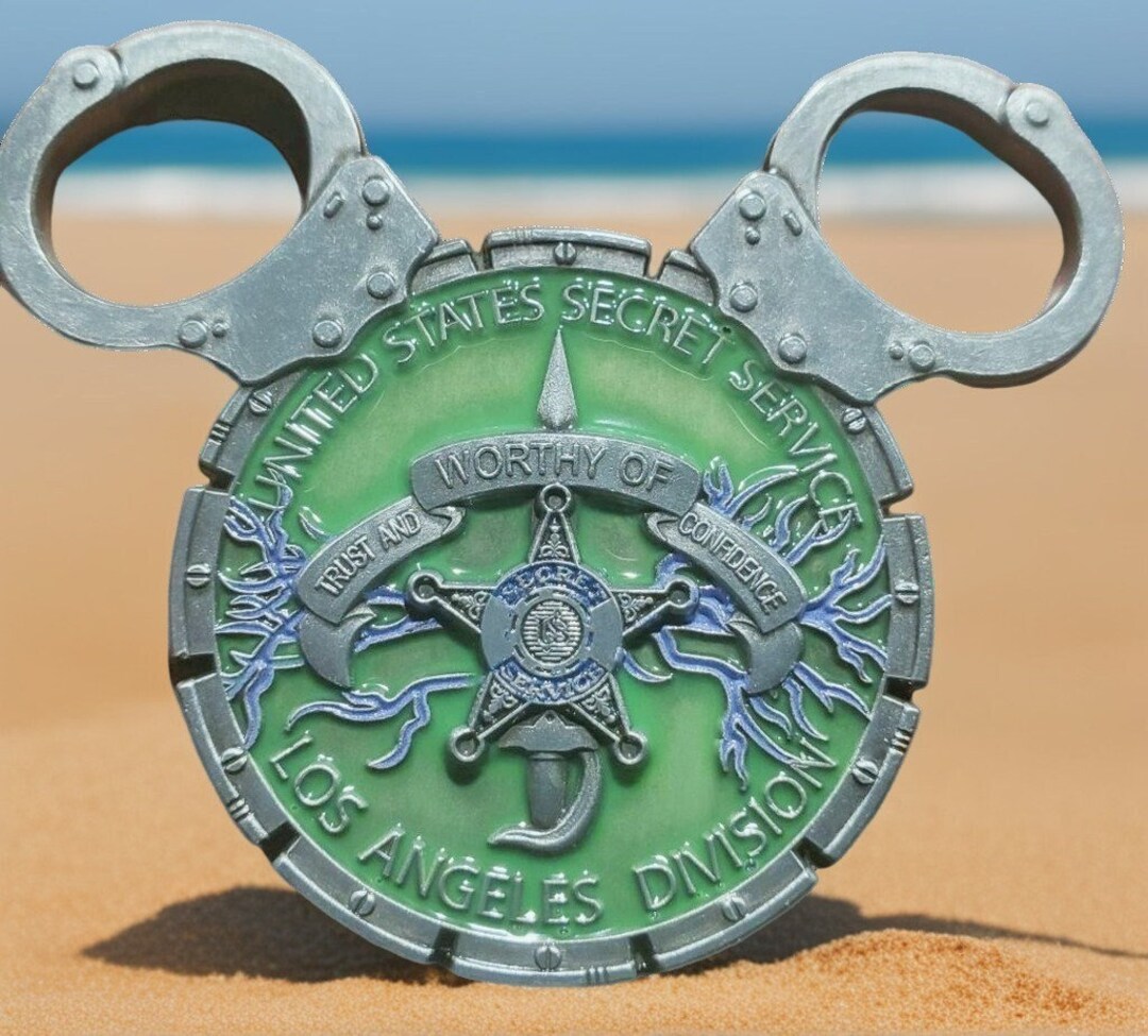 Disneyland Anaheim Field Office Mickey Challenge Coin, Walt Disney, U.S