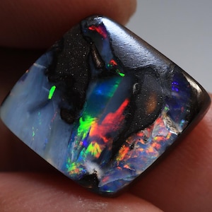 11.10 Ct. Winton Boulder Polished Opal TOG-2084