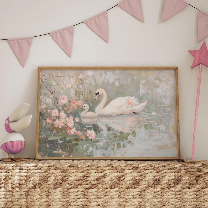アンティークな白鳥の風景画 | ピンクのヴィンテージウォールアートプリント | アンティークギャラリーアート | 寝室用プリント | ブラッシュピンクのウォールデコレーション | 女の子の保育園用アート 画像 1