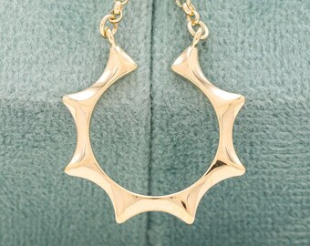 Colar com Pingente Circular Dourado