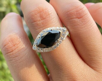 2.50CT Black Moissanite Engagement Ring Marquise Cut Halo Ring Vintage Gold Solitaire Ring Alternative Bridal Jewelry Promise Gift for Her