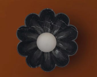 Aplique de pared de mármol Nero Marquina: Lámpara de flor de loto tallada a mano