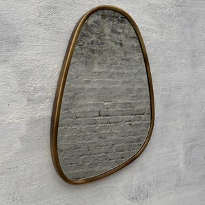 Brushed Gold Asymmetrical Mirror Home Decor Aesthetic Wall Design Mirror Irregular Style Bathroom Mirror