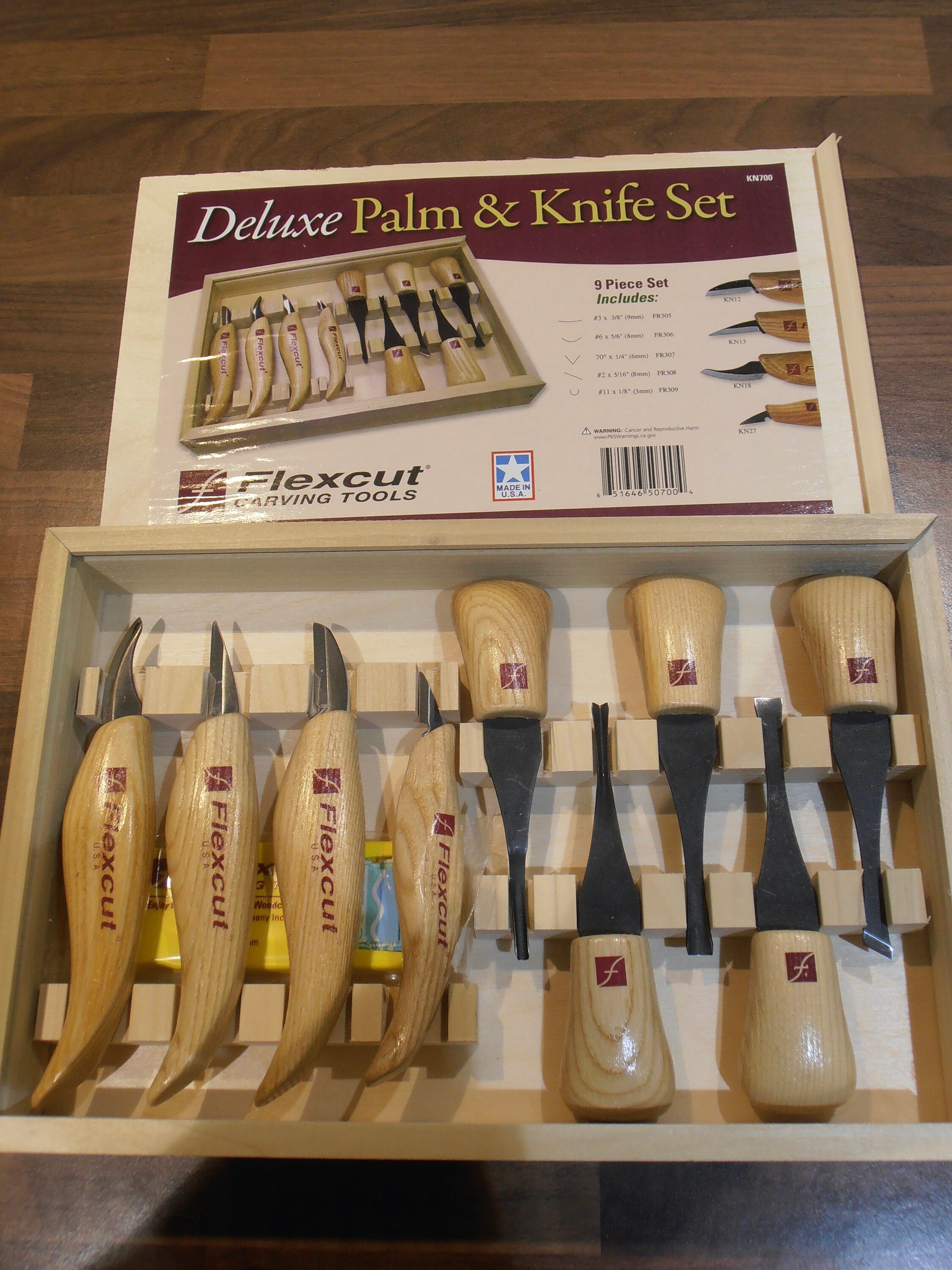 Flexcut Deluxe Palm & Knife Carving Set ~ KN700