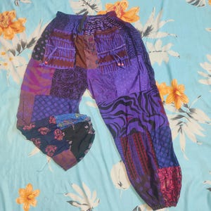 Handgemaakte patchwork harembroek: uniseks boho-broek