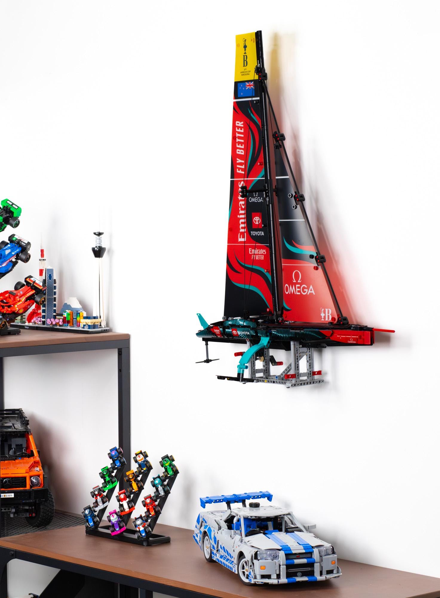 Yacht Emirates Team New Zealand AC75 - 42174 • Wall Mount for LEGO