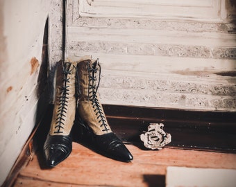 Bottes à lacets victoriennes/édouardiennes de Hanan & Son USA, bottes antiques en cuir bicolore pour femmes du 19ème siècle, chaussures Gilded Age