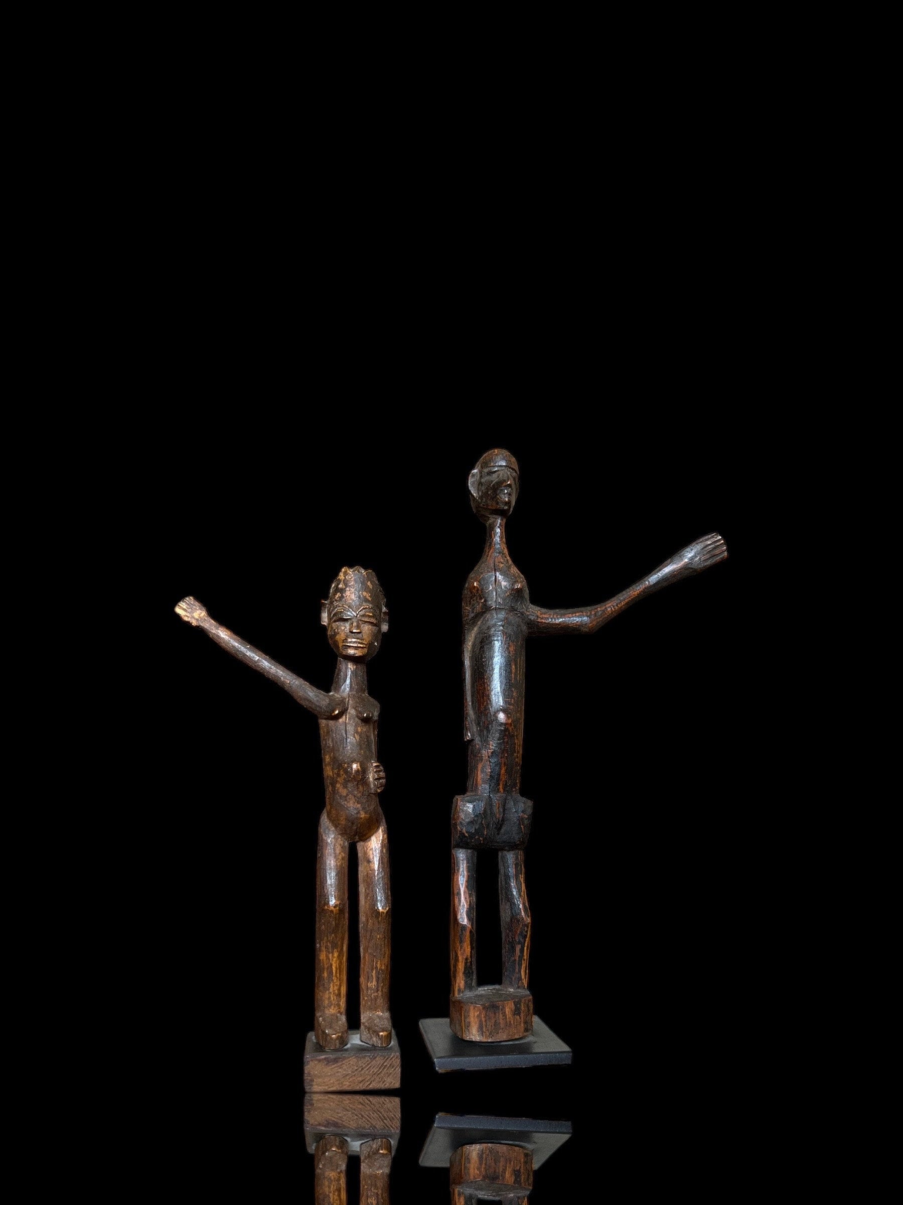 ブルキナファソ ロビ族 バテバ 木製 置物 ロビ - ブルキナファソの腕を伸ばした木製の彫刻、木製のバテバ像