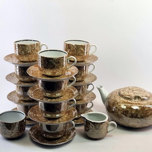 Serviço de chá em porcelana para 11 pessoas, decoração inusitada, borda prateada iridescente