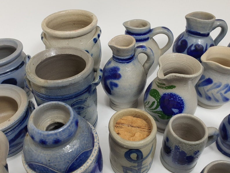 Steingut, Keramik blau & grau glasiert Wein Most Krüge, Schüssel, Vase Becher Sammlung 29 Stück. Bild 5