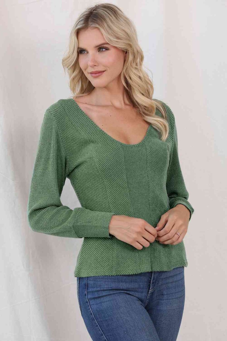 Women's Short Sleeve Scoop Neck Solid Top