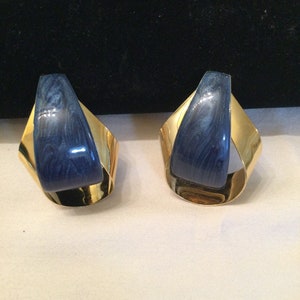 Vintage hoop earrings blue swirl enamel and gold tone for pierced ears