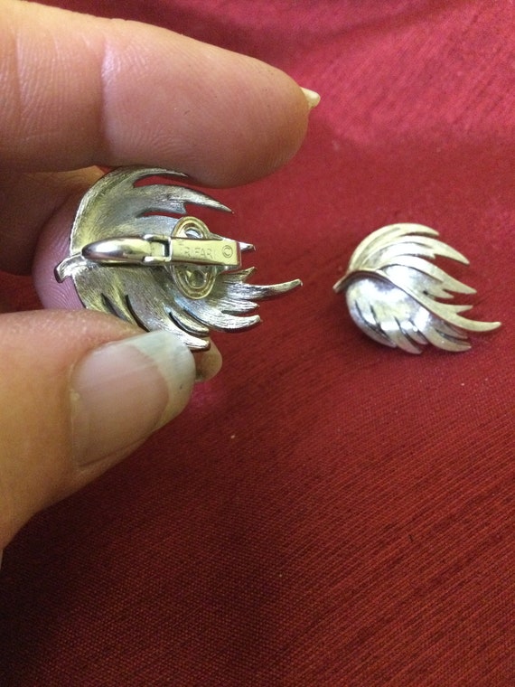 Trifari Leaf Earrings main image 0