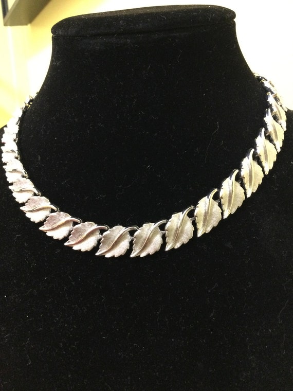VTG TRIFARI leaf choker collar necklace silver to… - image 2