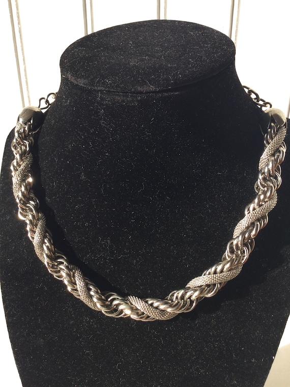 Chunky Bold Chain Choker - image 1
