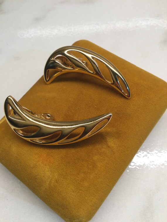 Vintage Monet clip earrings triple gold plate - image 9