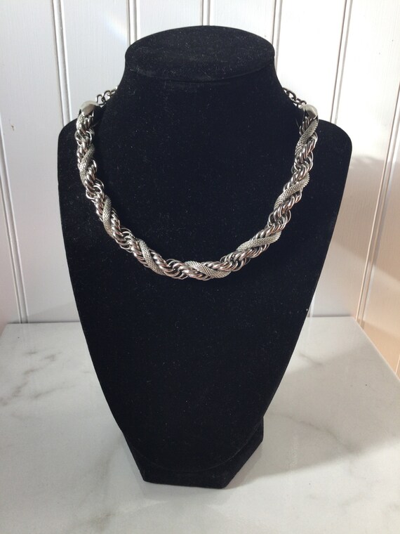 Chunky Bold Chain Choker - image 2
