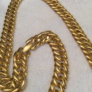 Classic vintage NAPIER chunky chain necklace statement piece