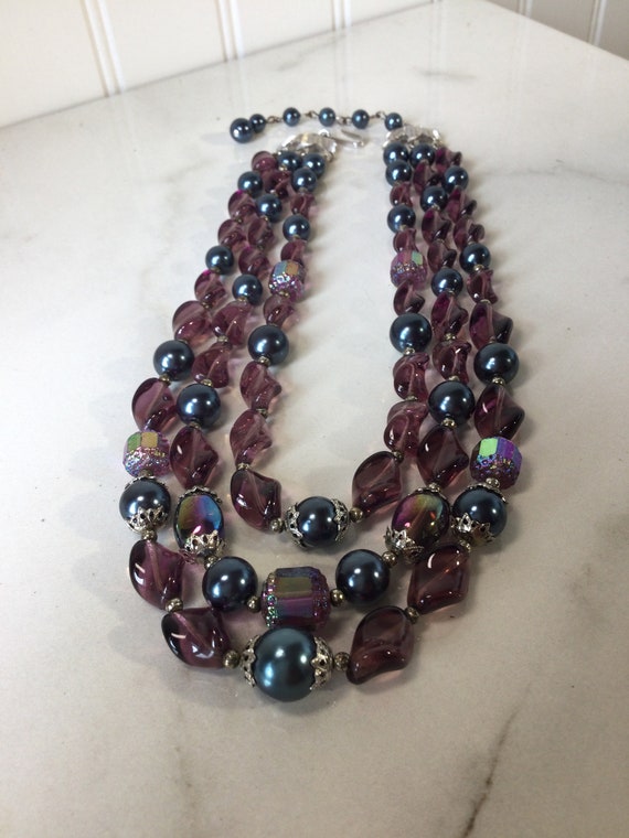 Stunning vintage multi strand beaded necklace sign