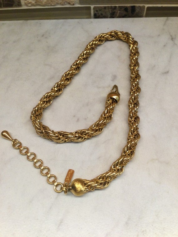 Gorgeous vintage MONET choker gold plated stateme… - image 5