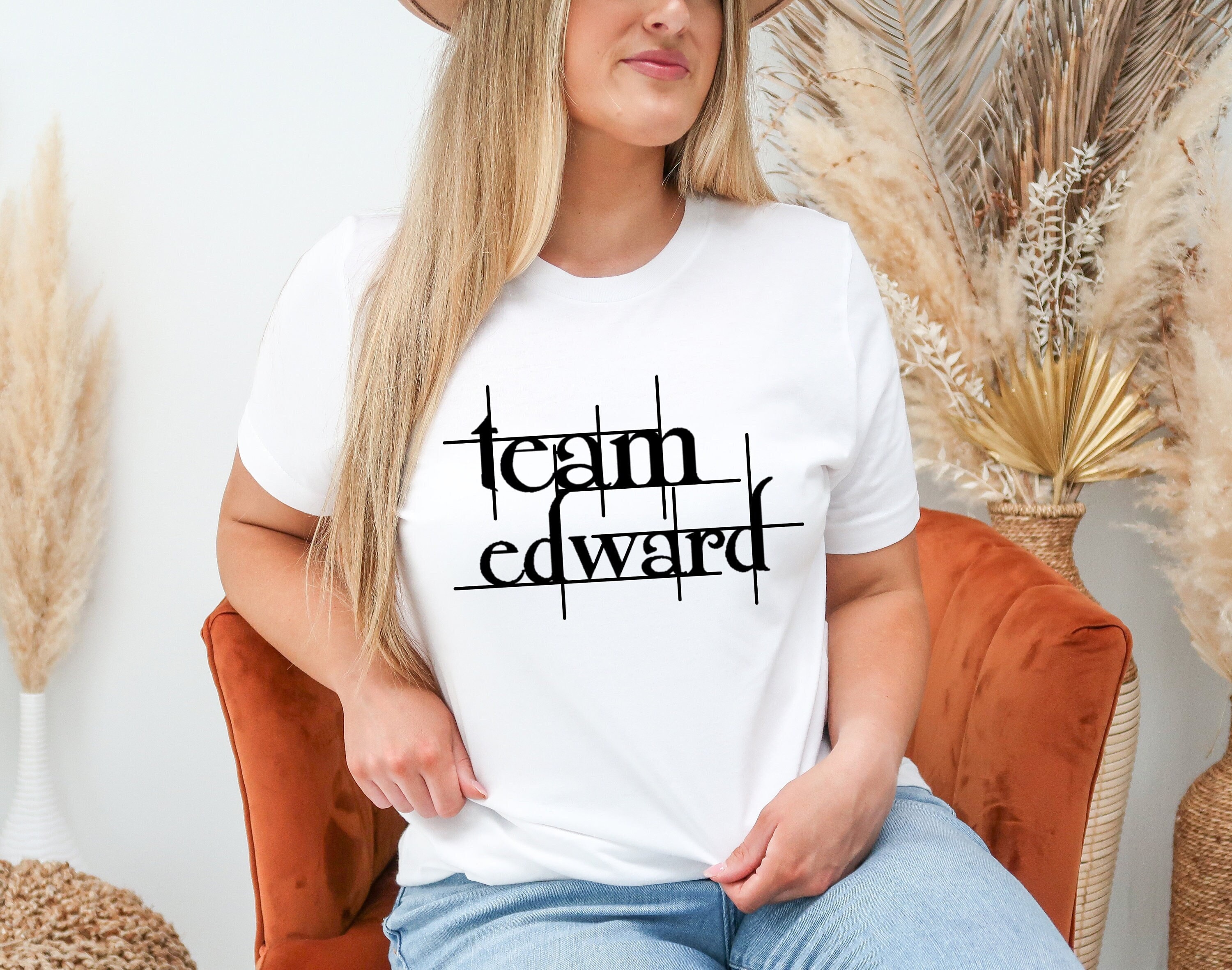 Edward-Team Edward vintage baseball font swoosh' Women's T-Shirt