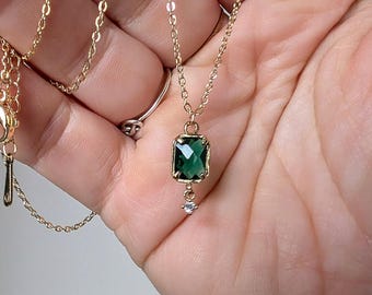 Minimalist Gold and Emerald Green Glass Charm Necklace, Dainty Faux Diamond Necklace, Elegant and Classy