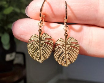 Simple Gold Stainless Steel Monstera Charm Huggie Hoop Earrings