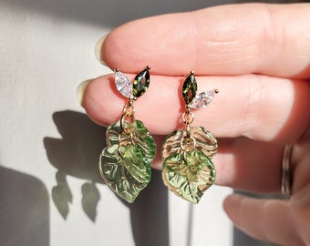 Navachi Orecchini A Goccia Con Foglia - Placcatura Oro 18K E Zircone Verde - Eleganti E Leggeri - Con Confezione Regalo