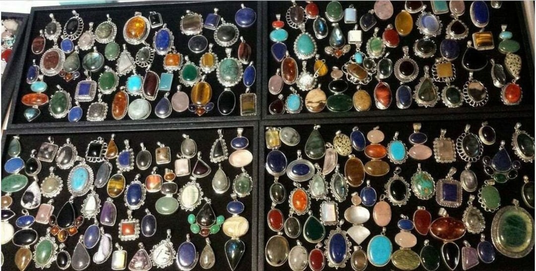 Pendentifs pierres fines – La Perlerie 22