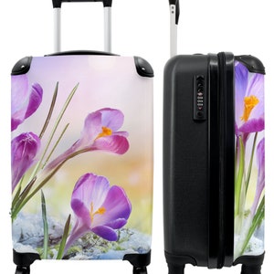 Koffer - handbagage - bloemen - sneeuw - lente - paars - krokus