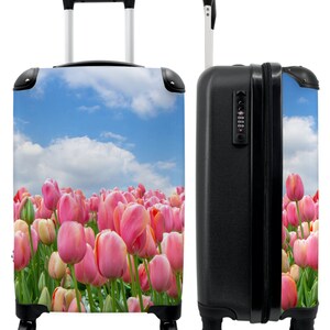 Koffer - handbagage - bloemen - tulpen - landschap - roze