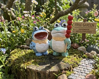 Figurine de grenouille en sculpture sur bois faite main, jolie paire de décorations de grenouille en bois, cadeau d'ornement de bureau à domicile pour étagère de bureau