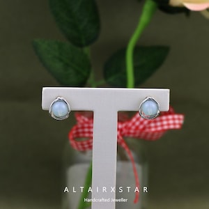 S925 Sterling Silver Moonstone Stud Earrings for Women, Ornaments.