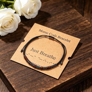 Handgefertigtes Morse-Code Armband, Hämatit Holz Perlen, Beruhigendes Mindfulness Geschenk