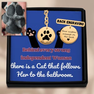 Porte-clés personnalisé avec empreintes de pattes avec nom d'animal de compagnie, cadeau commémoratif personnalisé pour mamans chat | Souvenir drôle d'animal de compagnie avec le message de carte et la conception de patte de bande dessinée