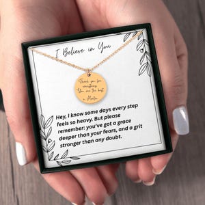 Collier cadeau d'encouragement avec carte édifiante | Bijoux inspirants personnalisés pour elle | Message souvenir Grace & Grit