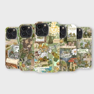 Pode incluir: Várias capas de telefone com um design de colagem que retrata sapos, rãs e elementos naturais. As capas são predominantemente verdes e bege, com elementos de texto e ilustrações. A frase "Frog and Toad" é visível.