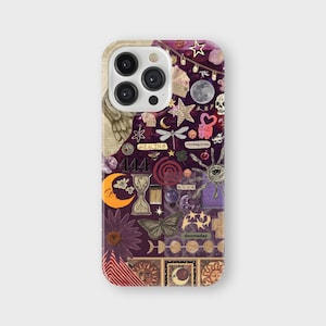 K&ouml;nnte beinhalten: Eine Handyh&uuml;lle mit einem Collage-Design mit himmlischen und mystischen Elementen. Das Design umfasst Monde, Sterne, einen Totenkopf, ein Auge und die W&ouml;rter "HEALING", "444" und "doomsday". Die Farbpalette ist eine Mischung aus Lila, Gold und Creme.
