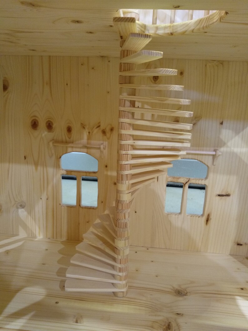 Holz Puppenhaus mit Möbeln Bild 7