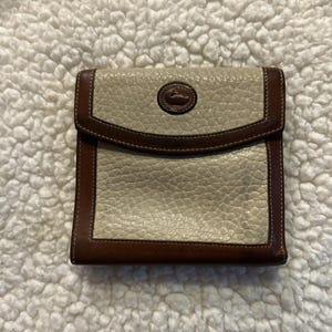 Vtg Dooney and Bourke French wallet Change Bone & British Tan Trim Kisslock small