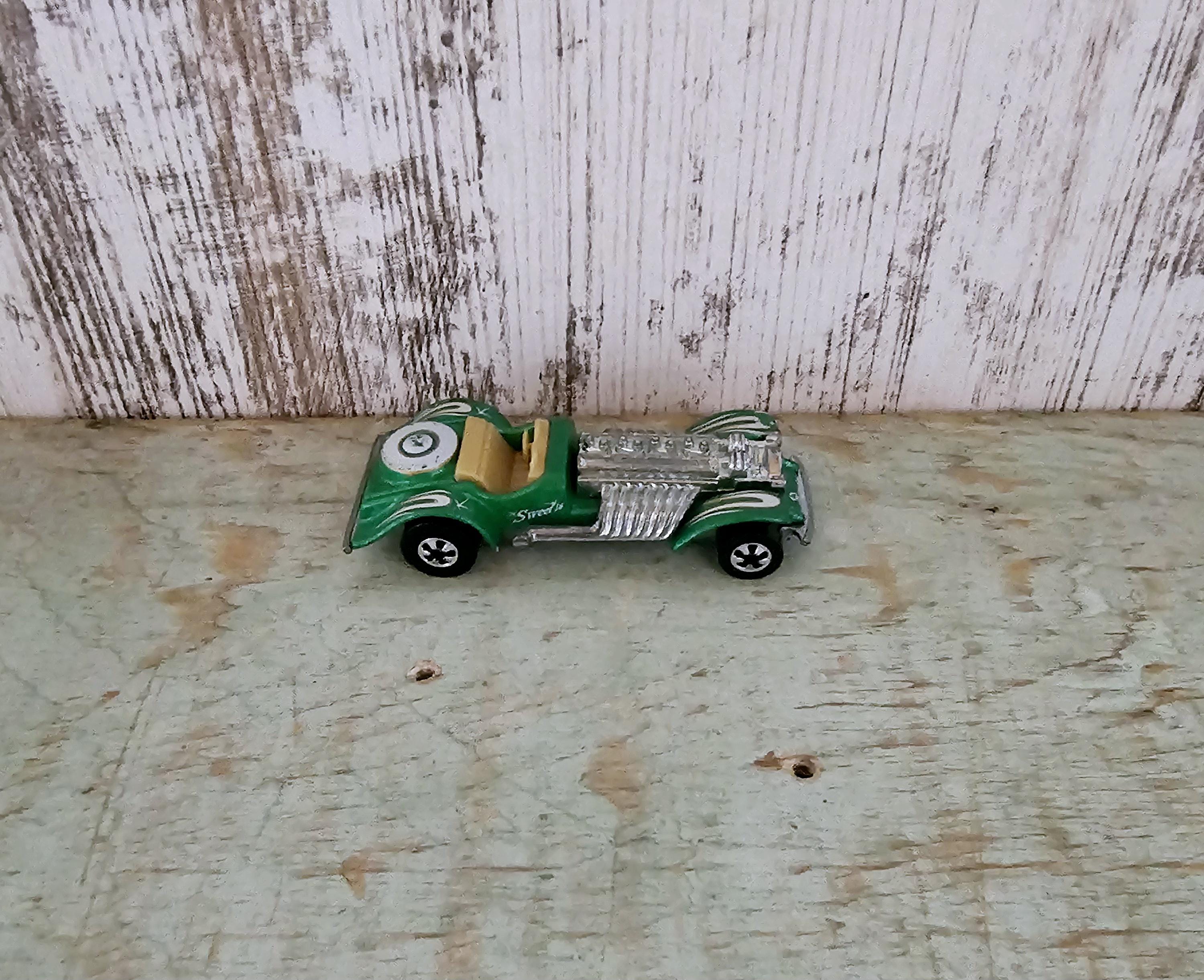 Vintage Hot Wheels Sweet 16 1970 Metallic Green w White Flames Hot Rods Avon Exclusive Diecast 1:64