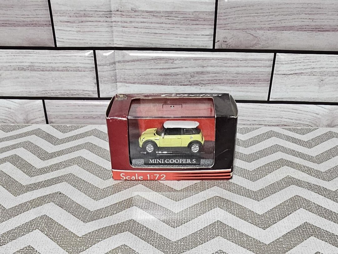 Road Signatures Yat Ming Mini Cooper S 1:72 Scale Diecast Yellow/white ...