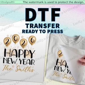 Könnte beinhalten: DTF-Transferdesign mit einem "Happy New Year 2026"-Motiv mit goldenen Luftballons und Feuerwerk. Bereit zum Aufbügeln auf ein weißes T-Shirt. Der Text "The Smiths" ist ebenfalls enthalten.
