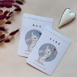Personalisierte Karte zur Geburt | Babykarte zur Geburt | Willkommen - Schön, dass du da bist | Hase mit Blumen | Format DINA6