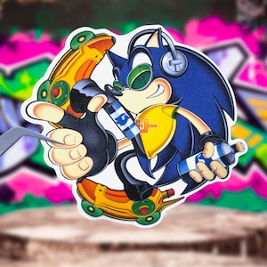 Puede incluir: Un personaje de dibujos animados azul y amarillo con auriculares y sosteniendo una lata de aerosol. El personaje está de pie sobre una patineta amarilla y negra con ruedas. El fondo es una pared de graffiti colorida.