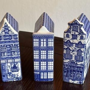 Delft Blue Dutch Canal House Collection – Set of 3 Hand Painted Holland Miniatures, Anne Frank House, Bookshop, 1630 Tuitgevel