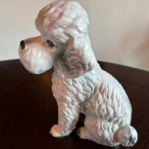 Vintage French Poodle Figurine – White Ceramic Dog Statue, Sitting Mid-Century Glazed Collectible Pup