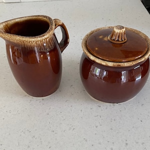 Vintage Hull Cream and Sugar set