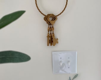 Vintage Large Brass Skelton Keys on Twisted Ring Wall decor