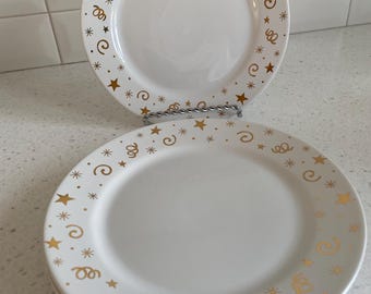 Pampered Chef Vintage Gold and White Boxed set of 4 Holiday Dessert Plates